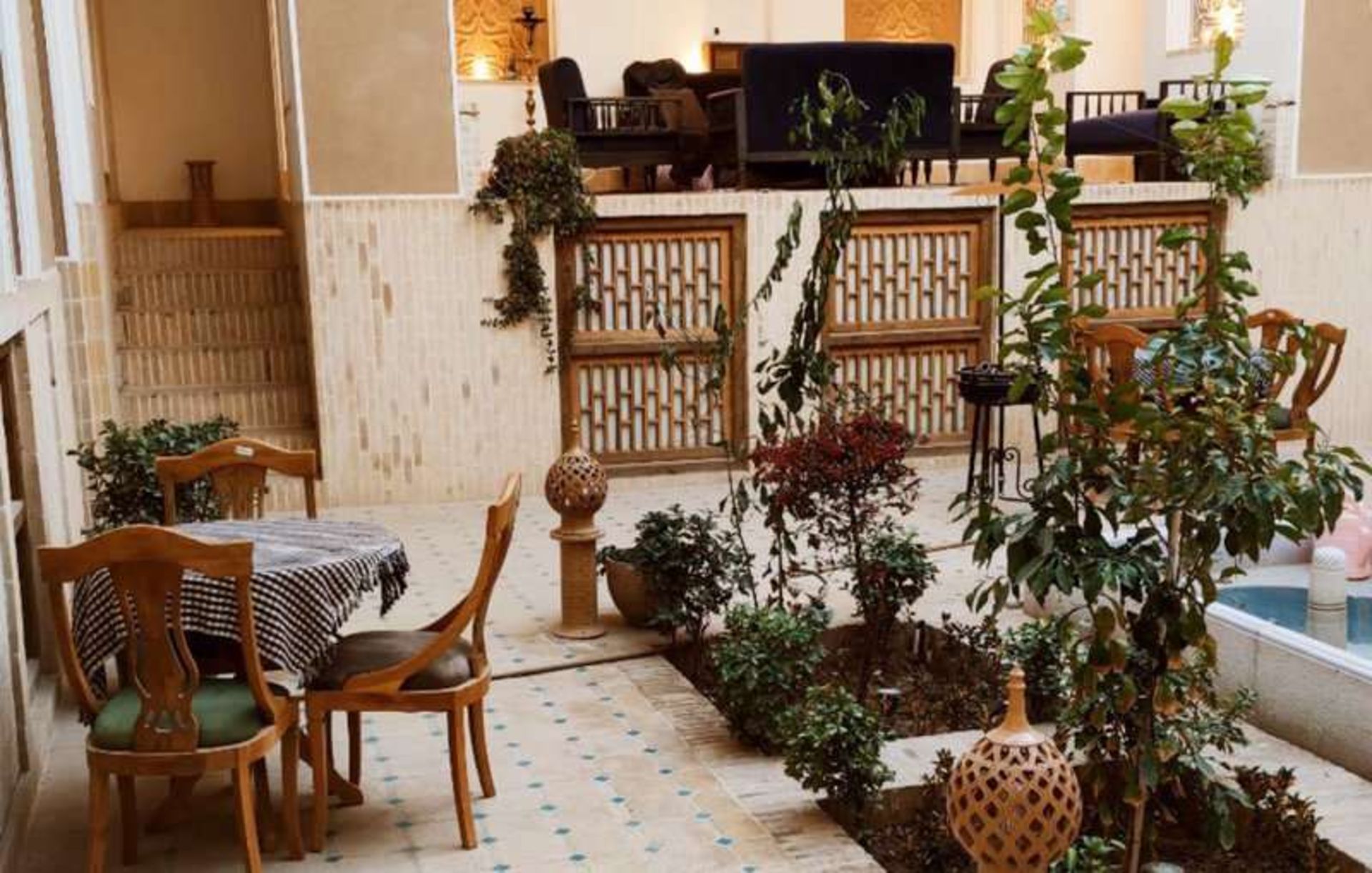 بومگردی عزیز خان