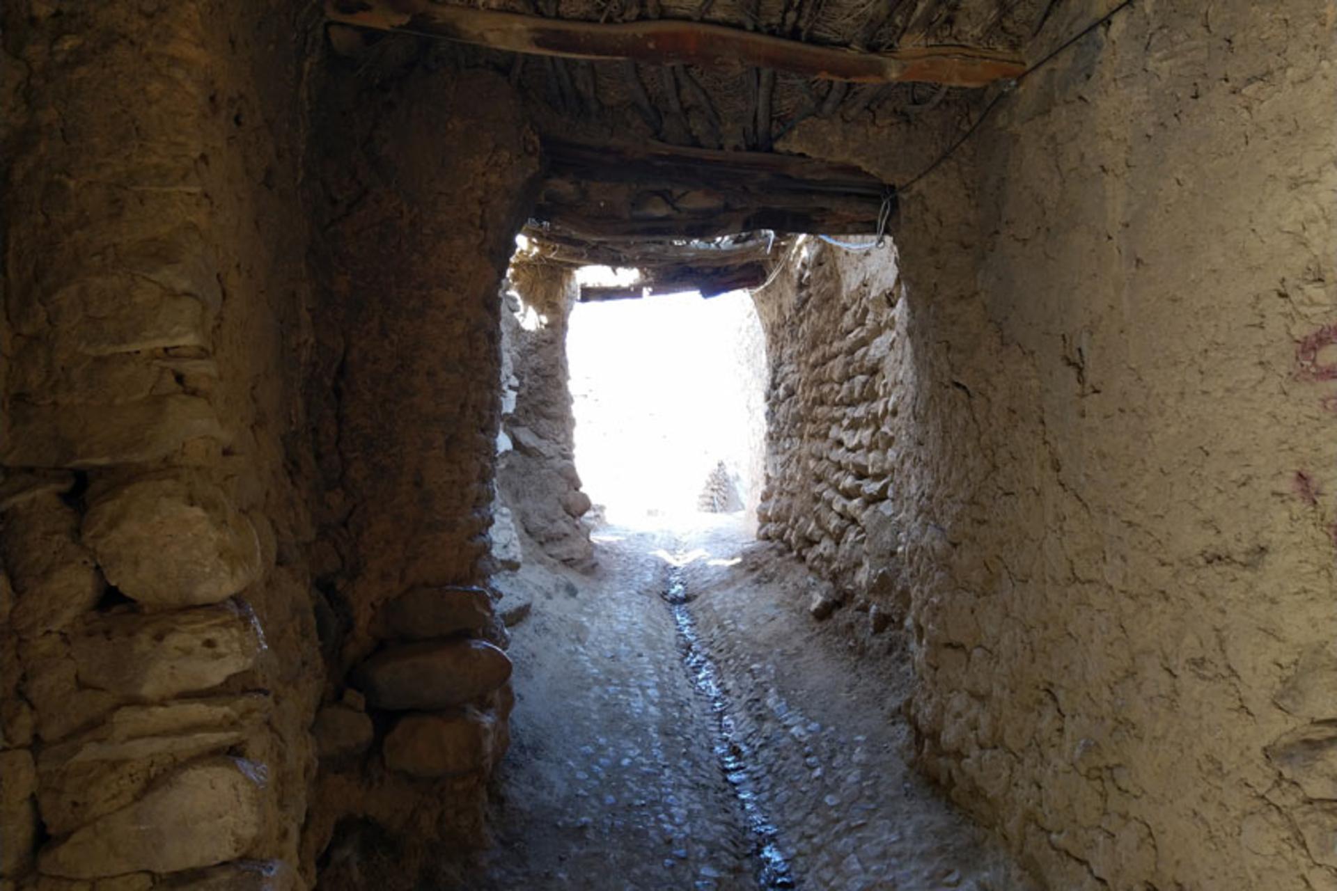 کوچه‌های سرپوشیده روستای قلعه بالا