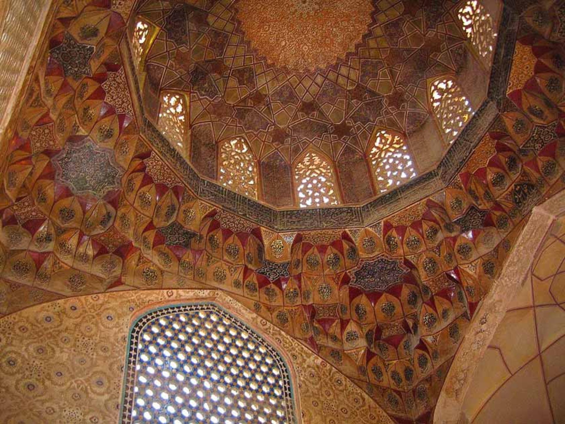 تزیینات باشکوه مسجد گنجعلی خان