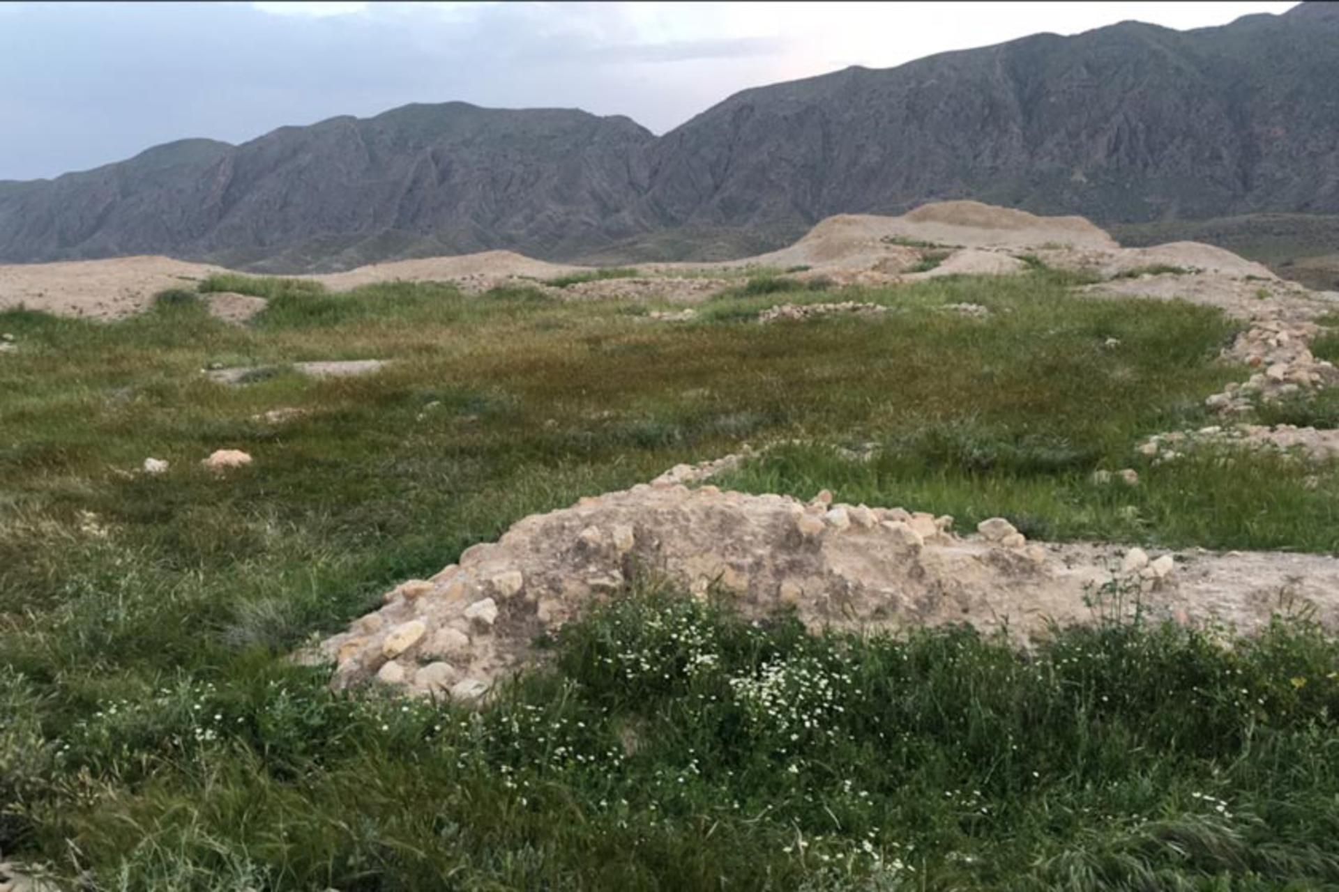 بقایای آتشکده آذرفرنبغ کاریان
