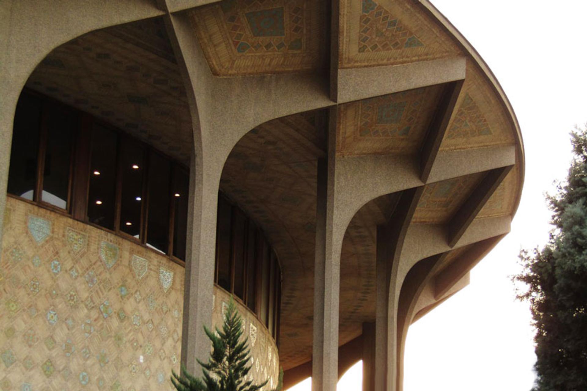 معماری منحصربه‌فرد تئاتر شهر