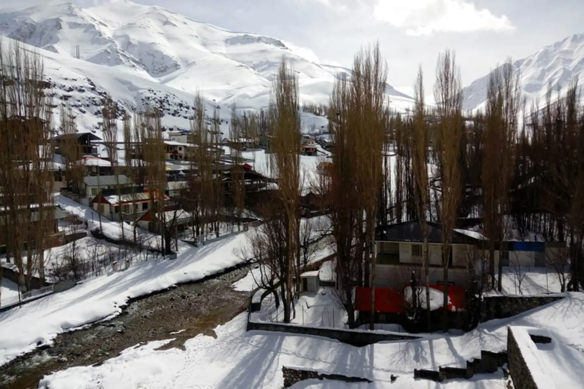 زمستان در روستای پلور