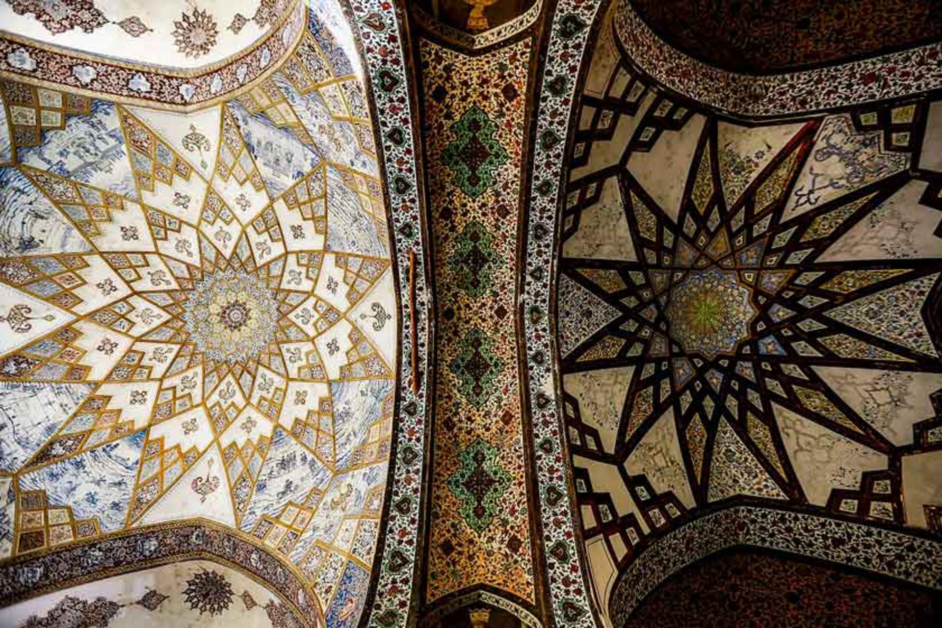 تزیینات معماری باغ فین
