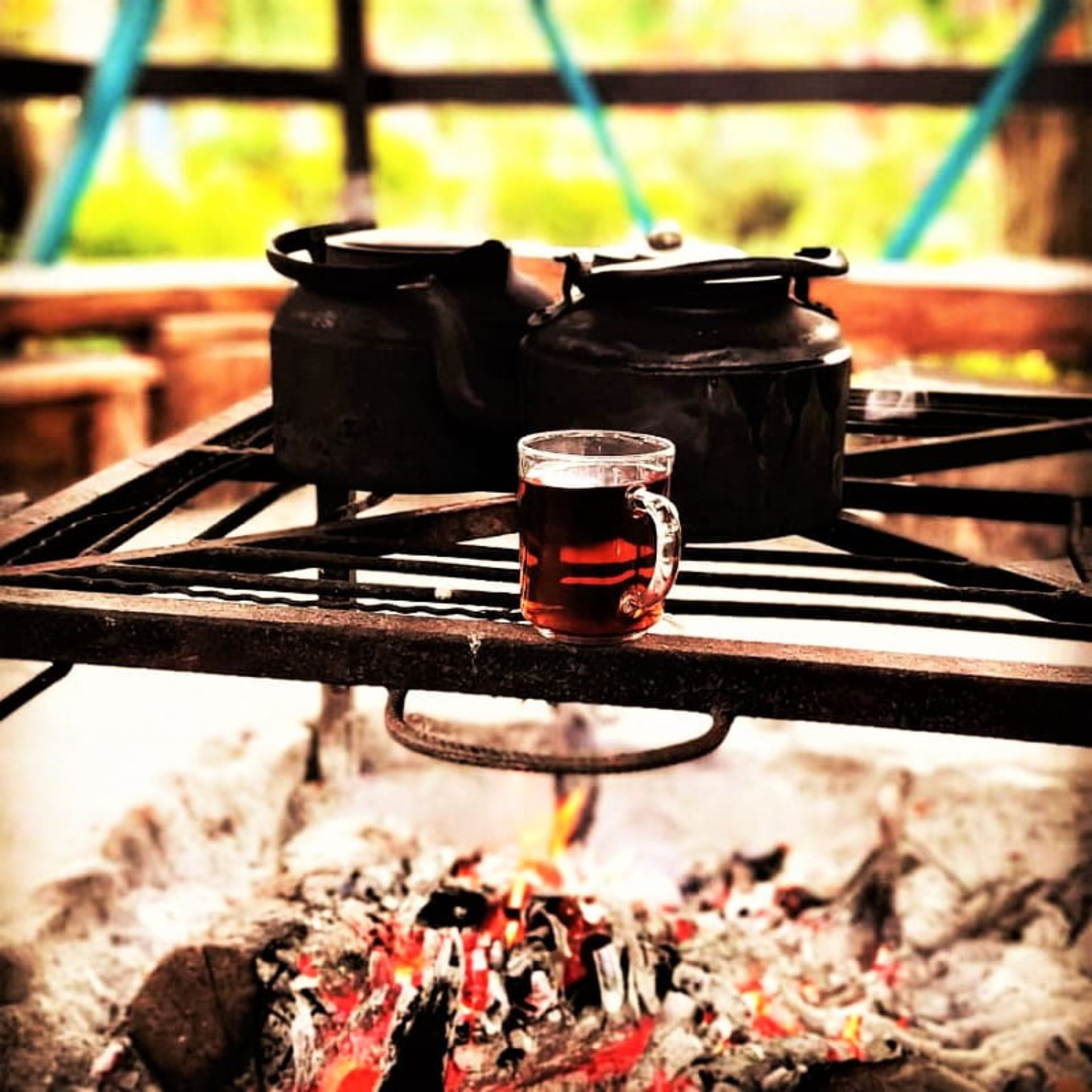 سرو چای در آلاچیق‌ها