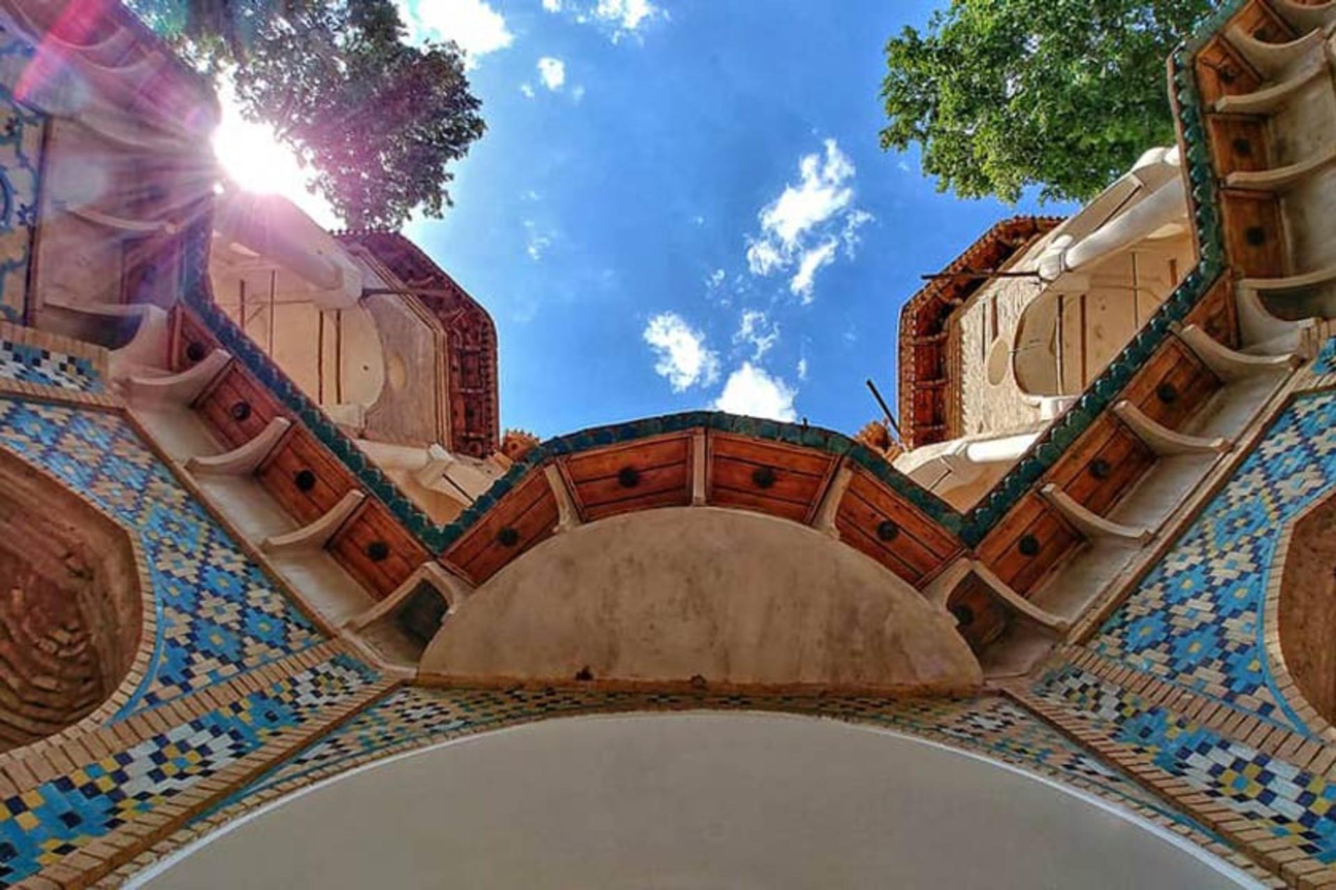 معماری ایرانی در باغ شاهزاده ماهان
