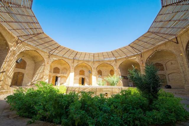 نمایی از آسمان از کاروانسرای زین الدین