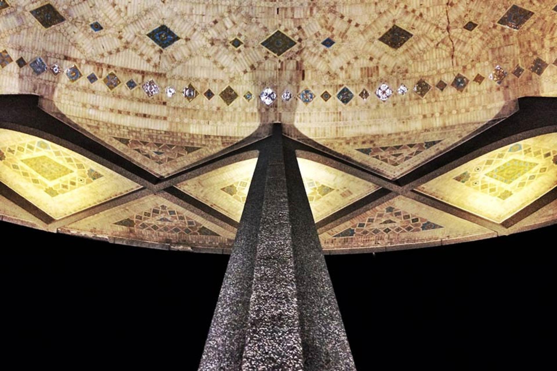 سقف تئاتر شهر تهران