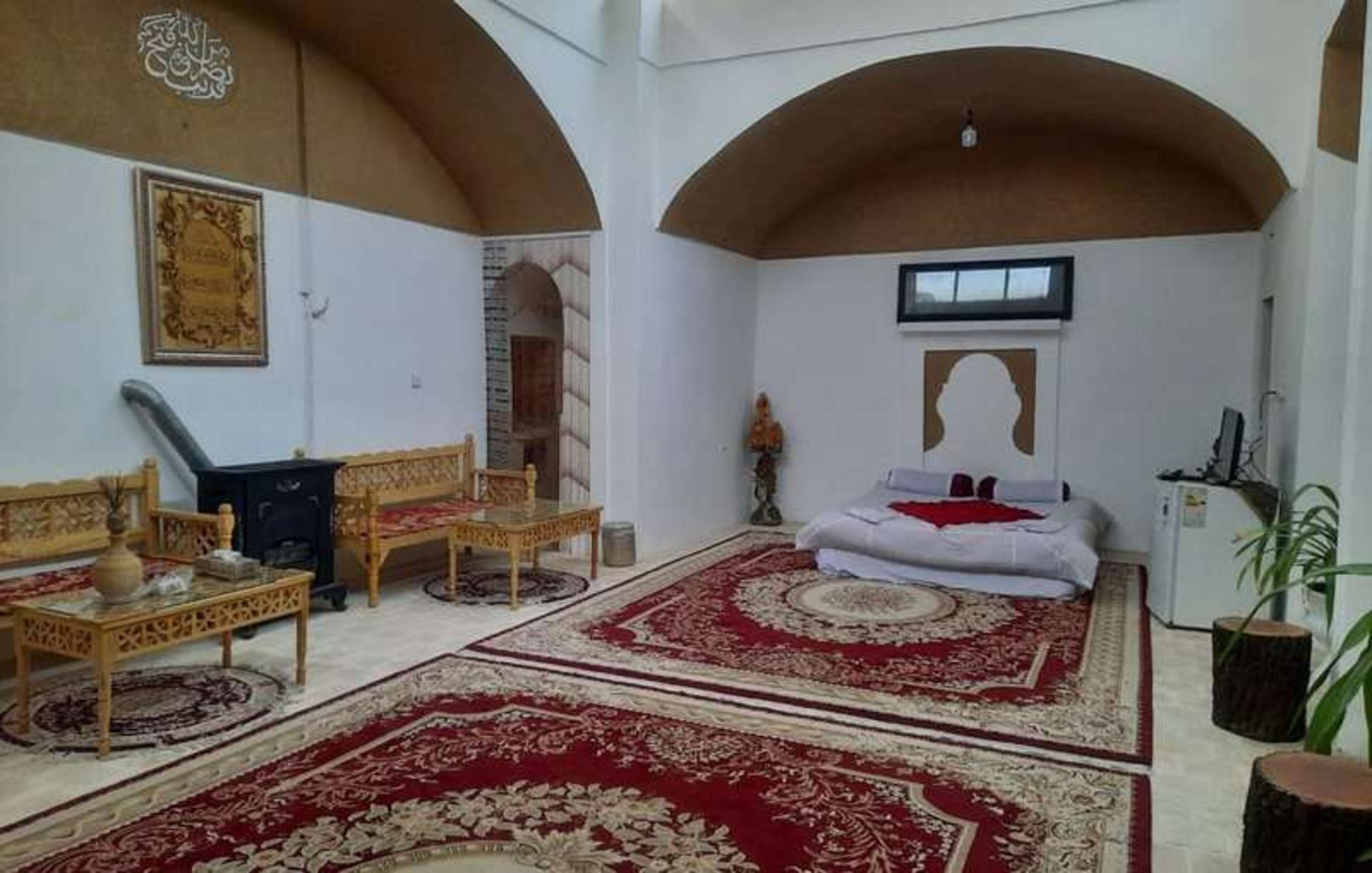بومگردی عمارت بانو 