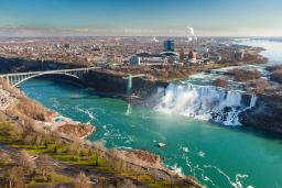 دورنمایی از آبشار نیاگارا