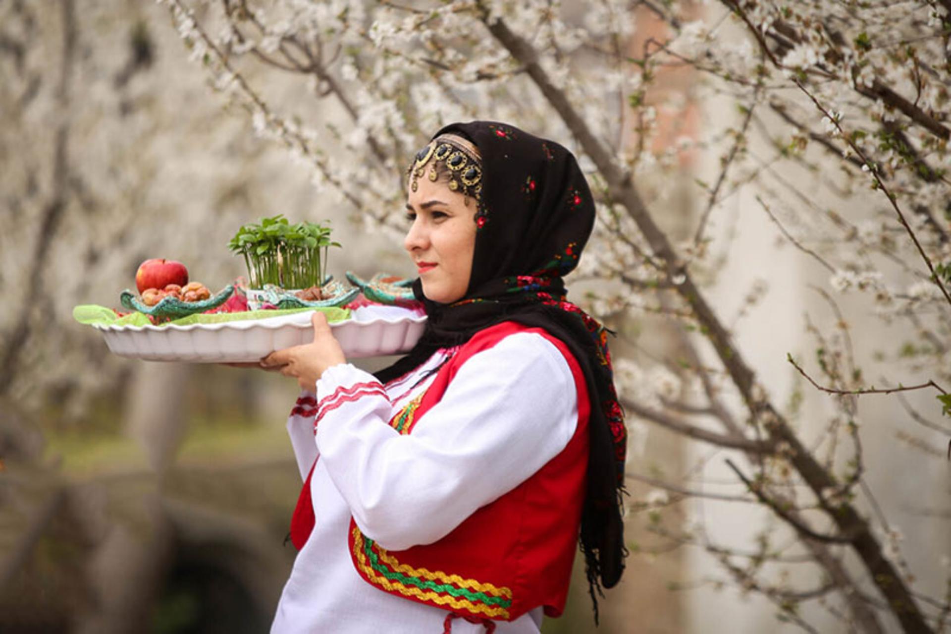 زن مارمه جوان 