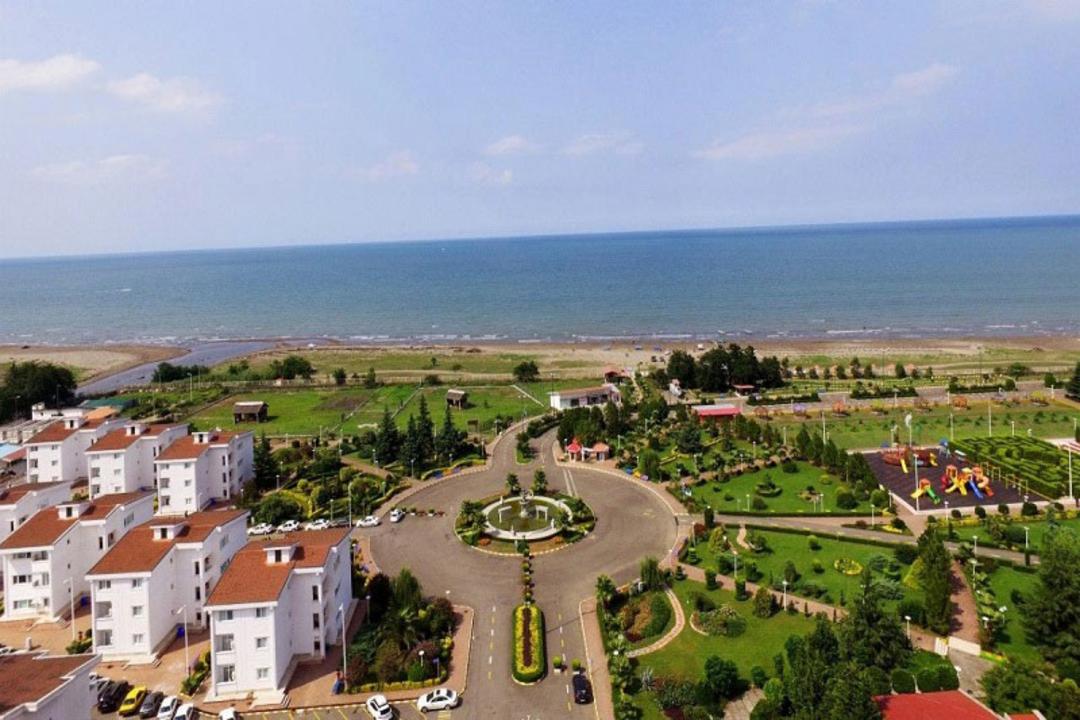 هتل ساحلی آهوان چابکسر