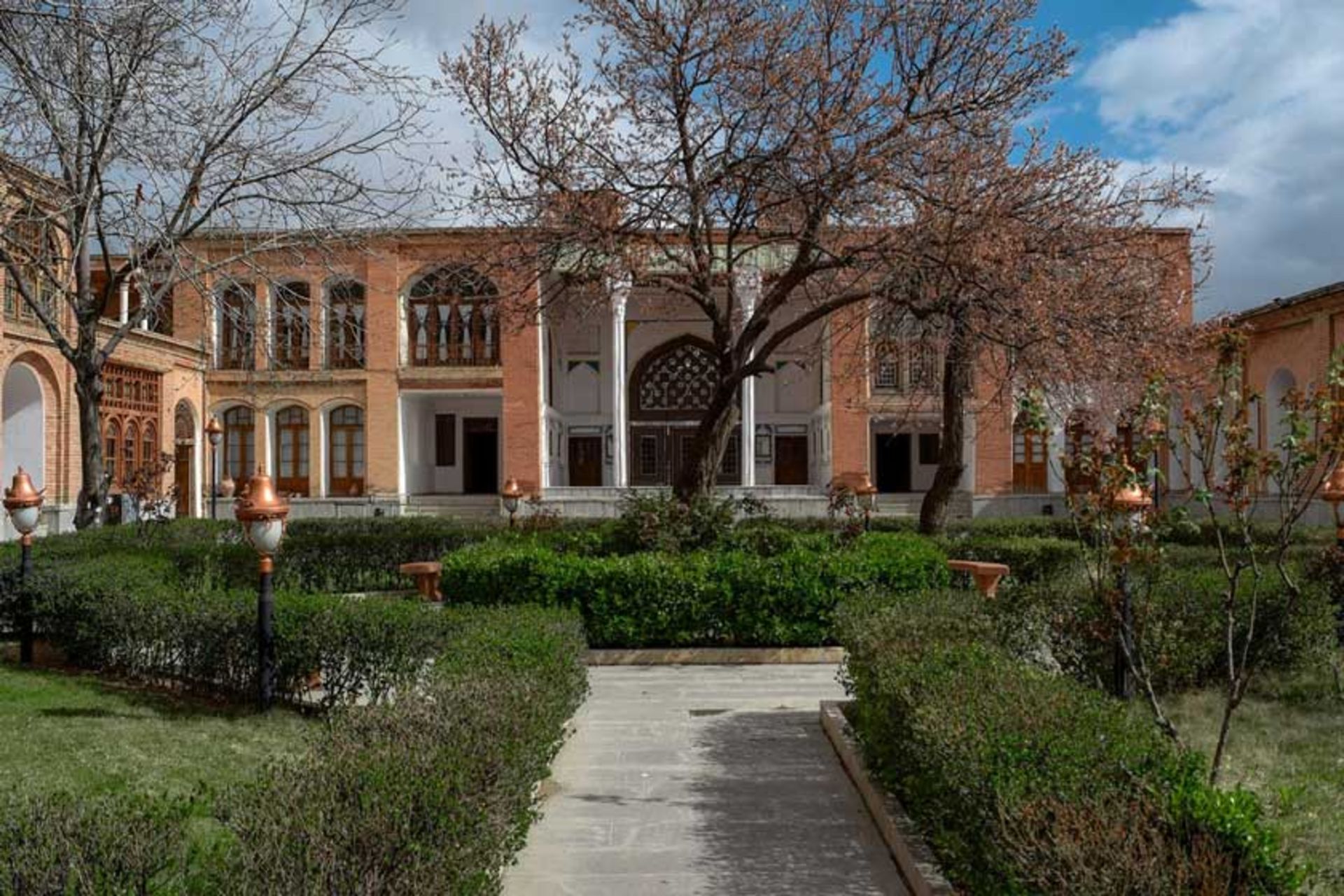 نمای بیرونی بنای عمارت آصف وزیری