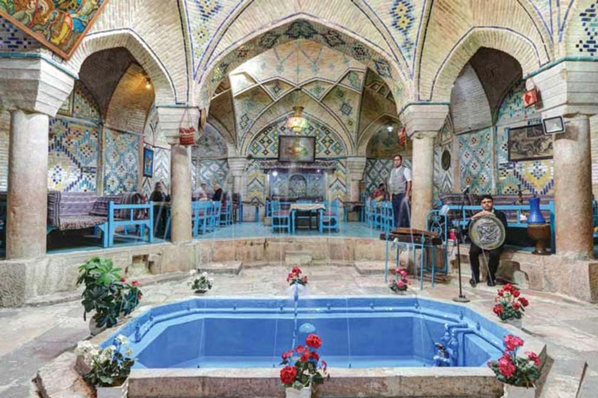 حوض مرکزی حمام وکیل کرمان
