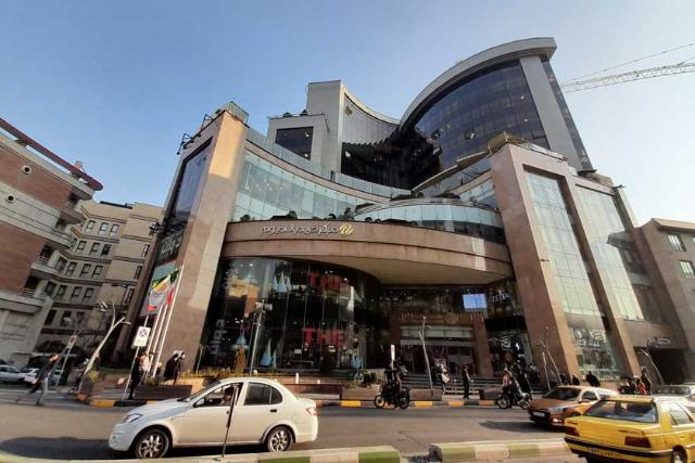 نمای بیرونی مرکز خرید پالادیوم تهران