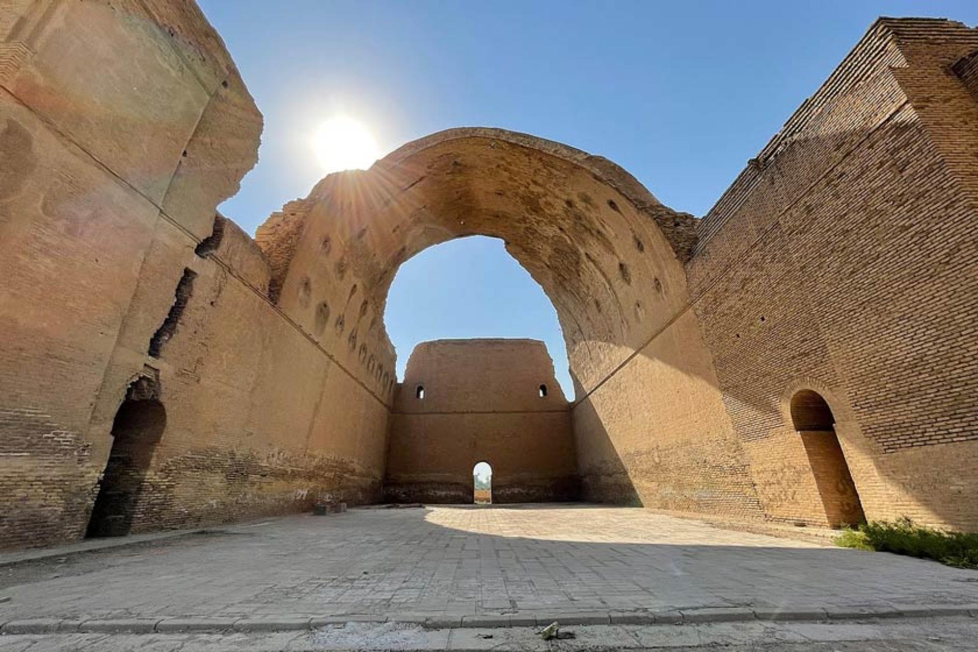بقایای طاق کسری