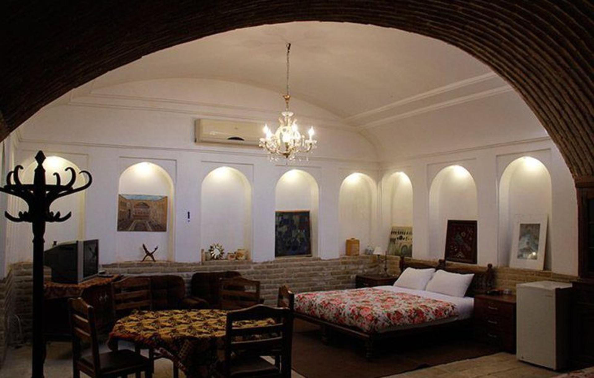 بومگردی سه نیک یزد