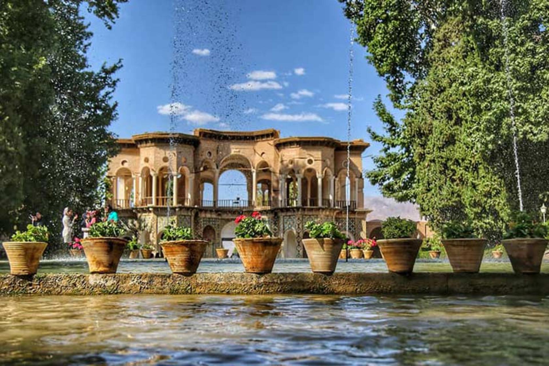 بنای باغ شاهزاده ماهان