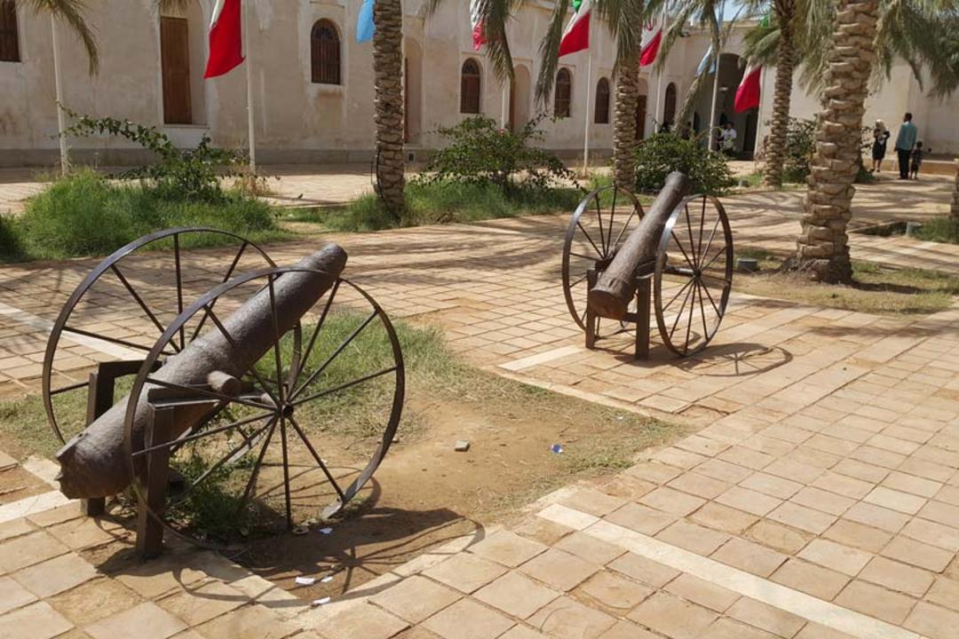 حیاط موزه رئیسعلی دلواری