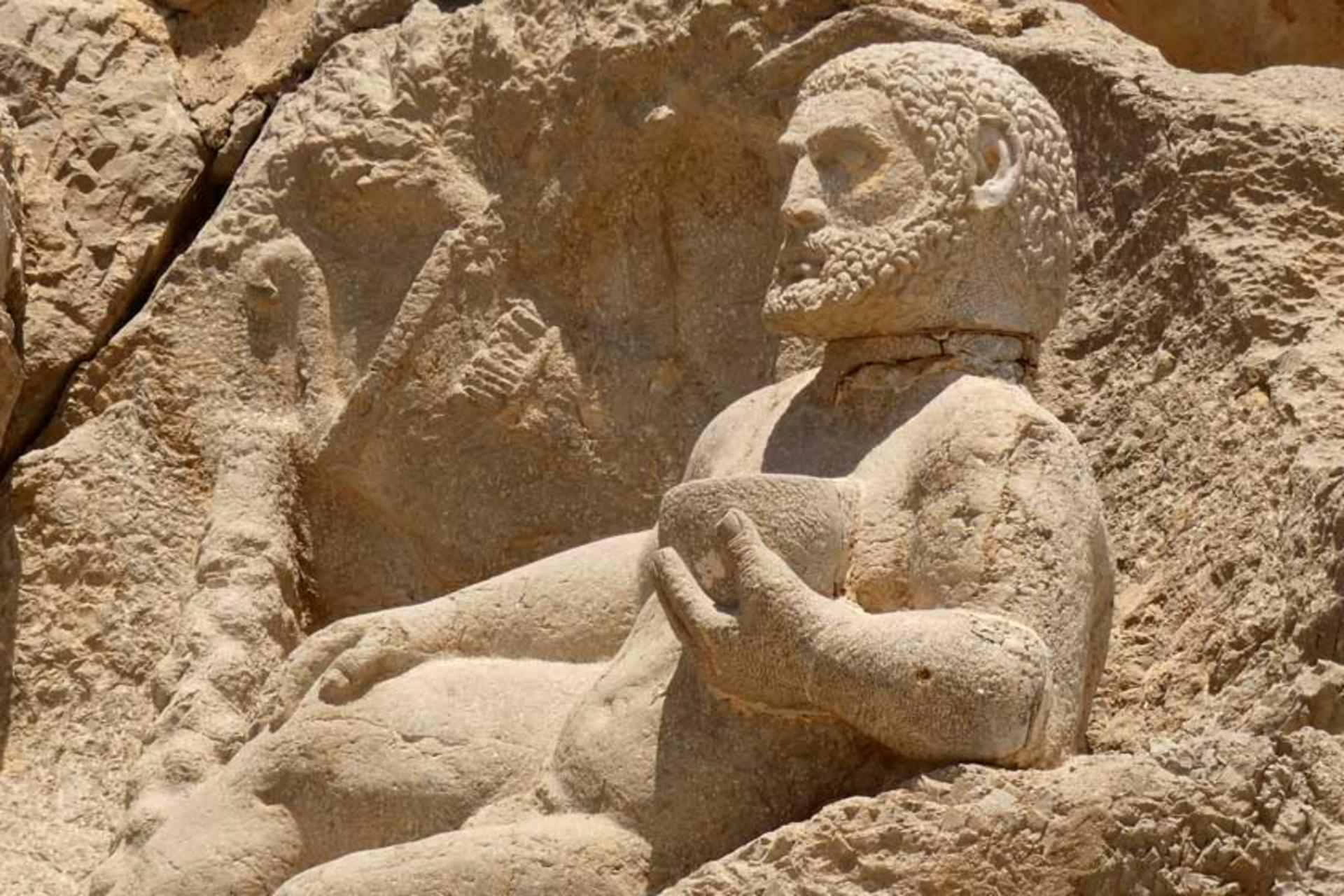 نمای نزدیک مجسمه هرکول