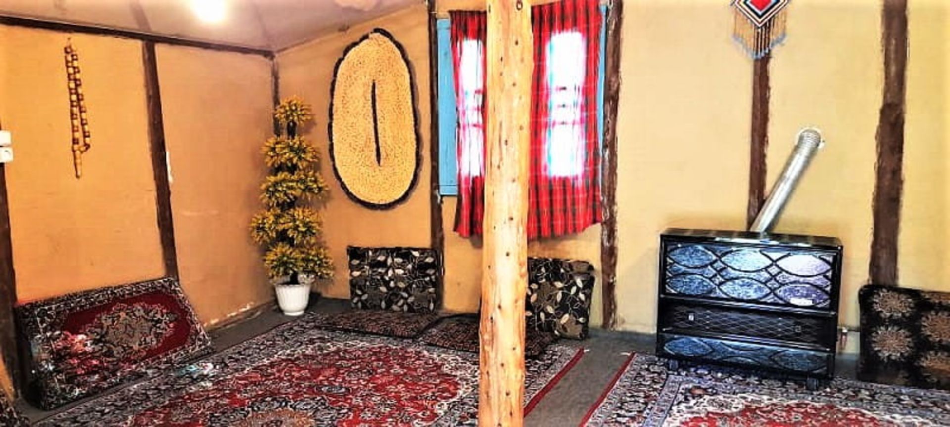 اتاق کاهگلی بزرگ بوم گردی کلکچال