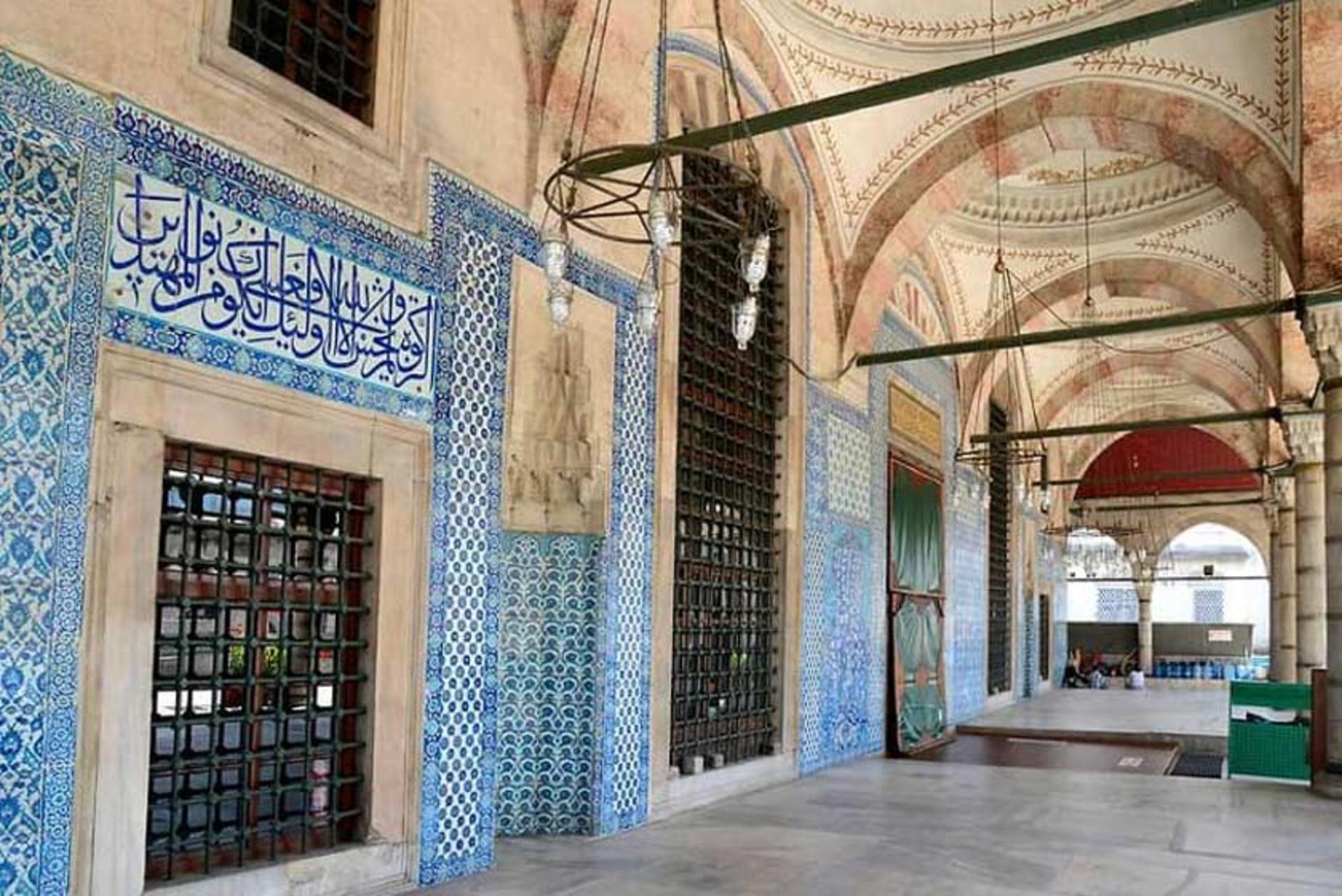 کاشی‌کاری‌های مسجد رستم پاشا