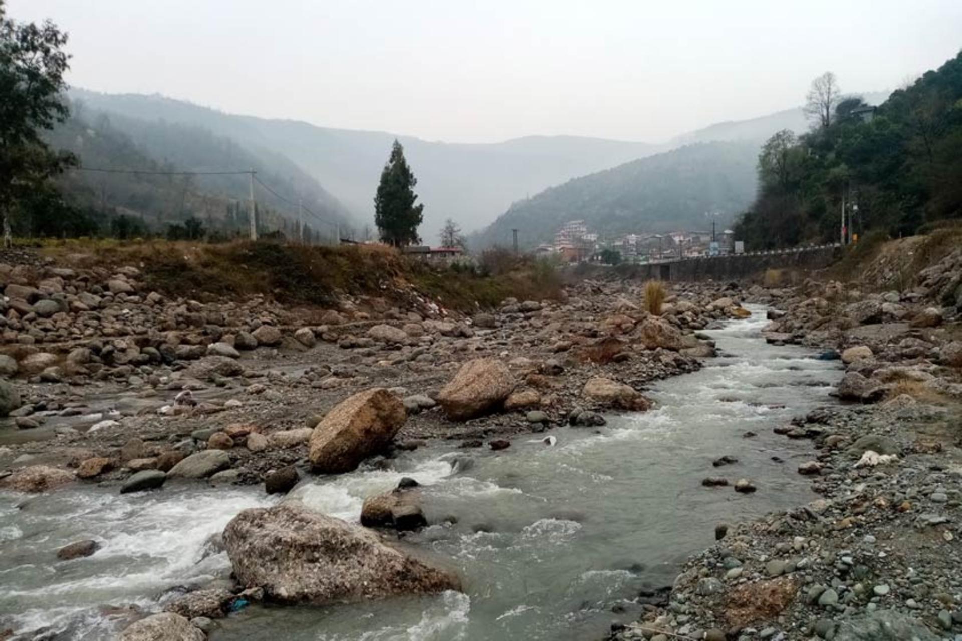 جریان رودخانه در روستای سرولات