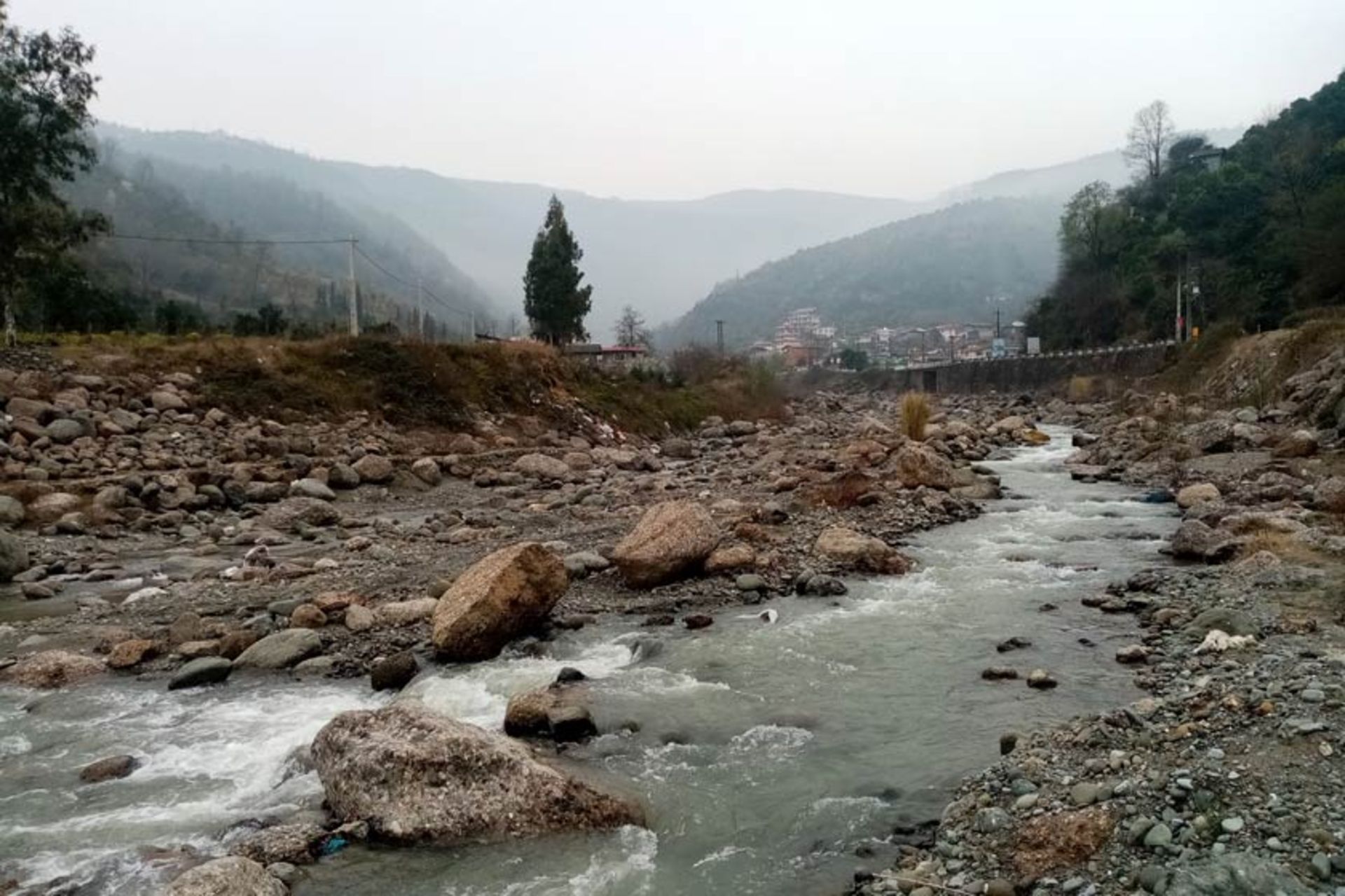 جریان رودخانه در روستای سرولات