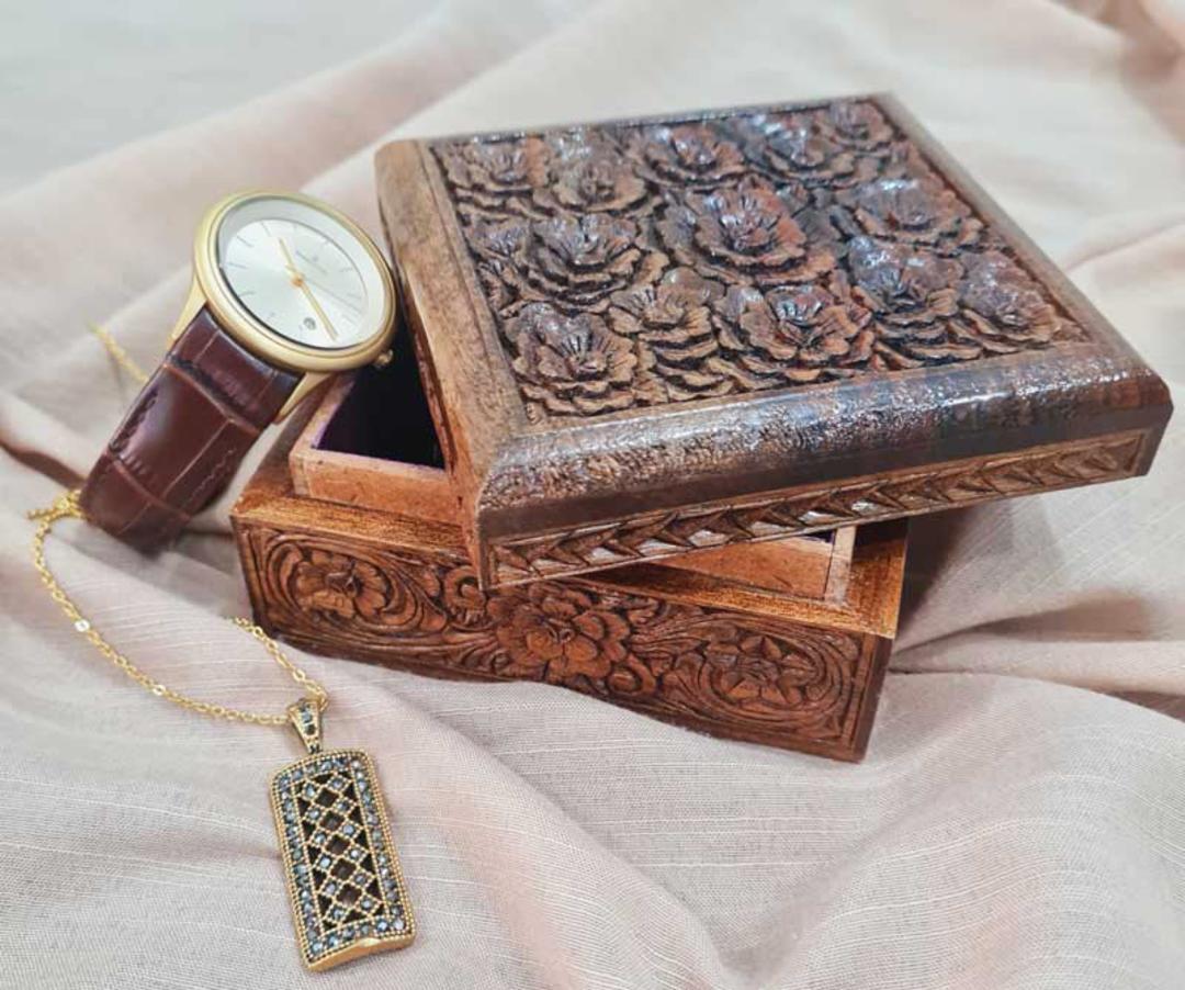 جعبه چوبی منبت کاری