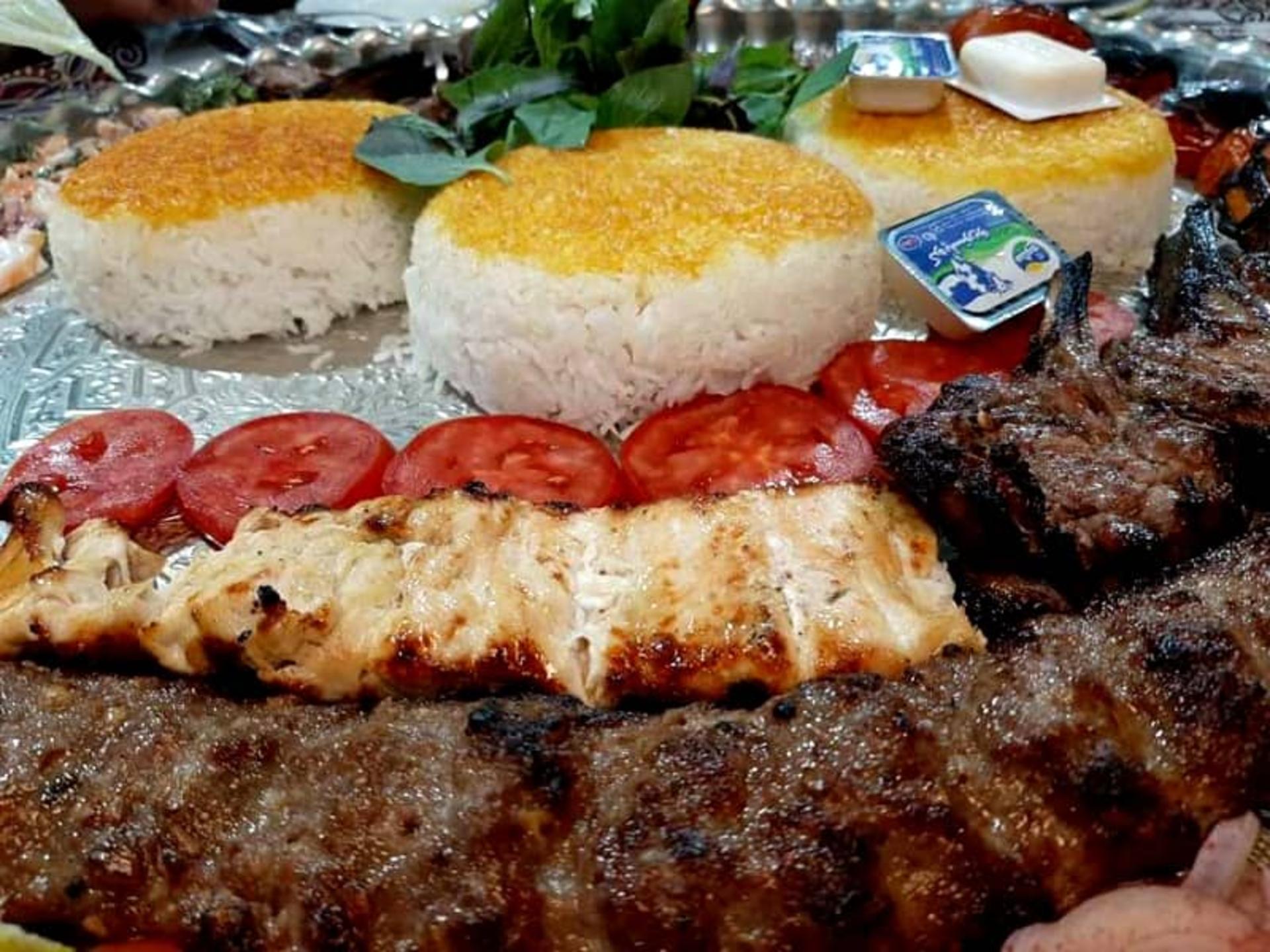 کباب و جوجه با کته در رستوران سایدا