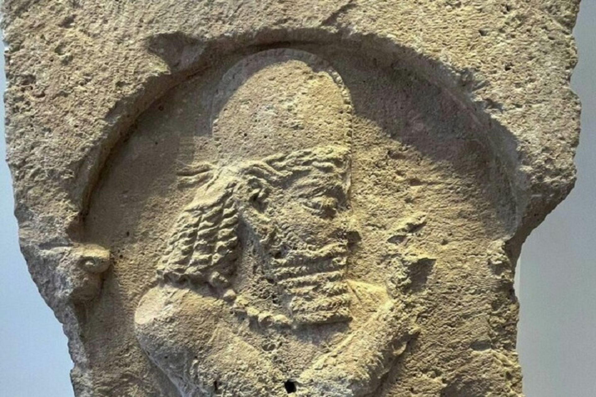 مجسمه سرباز ساسانی در انگلیس