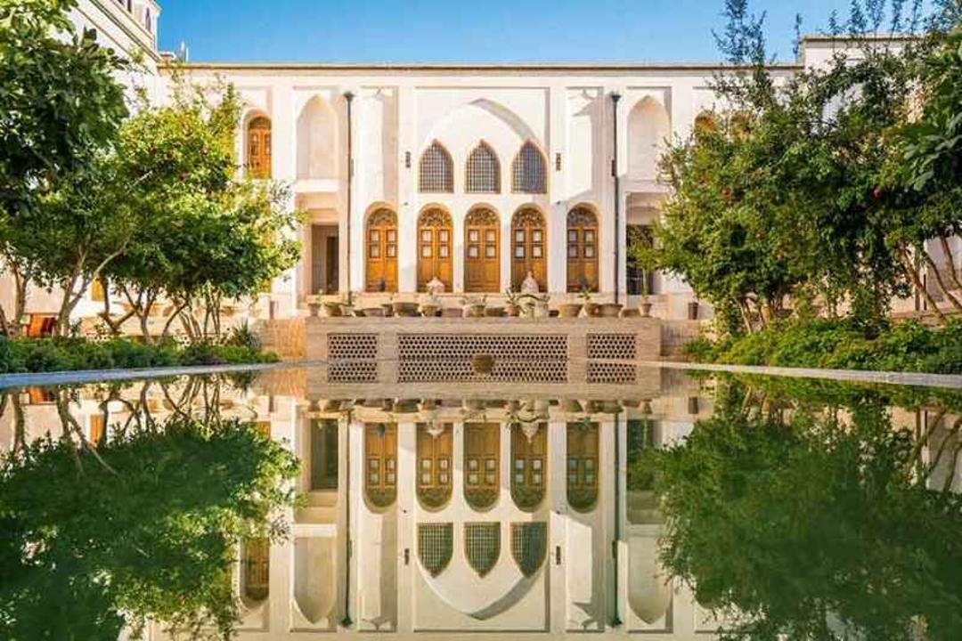 اقامتگاه سنتی منوچهری