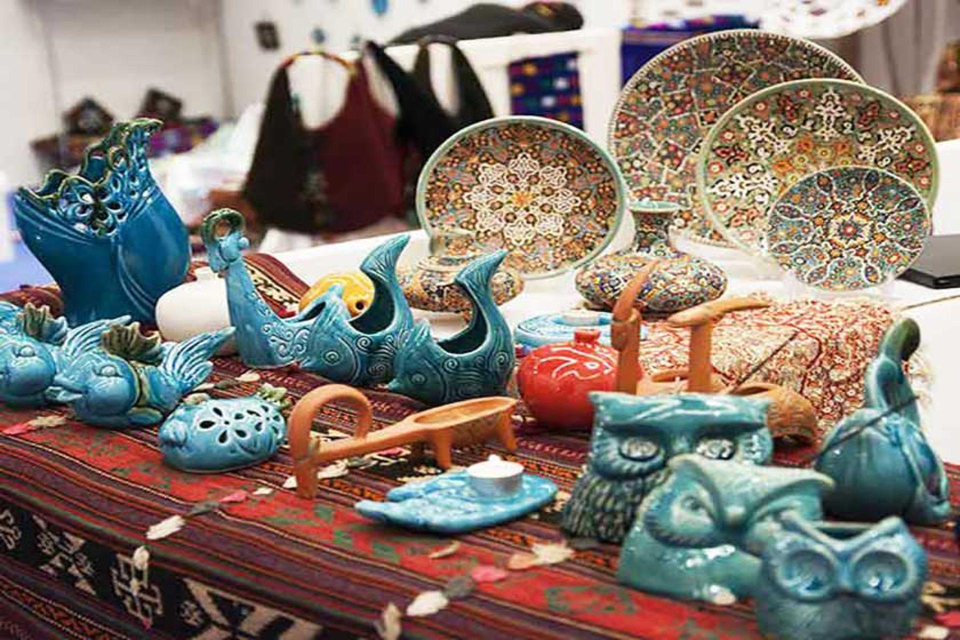 سفالینه‌ سوغات همدان