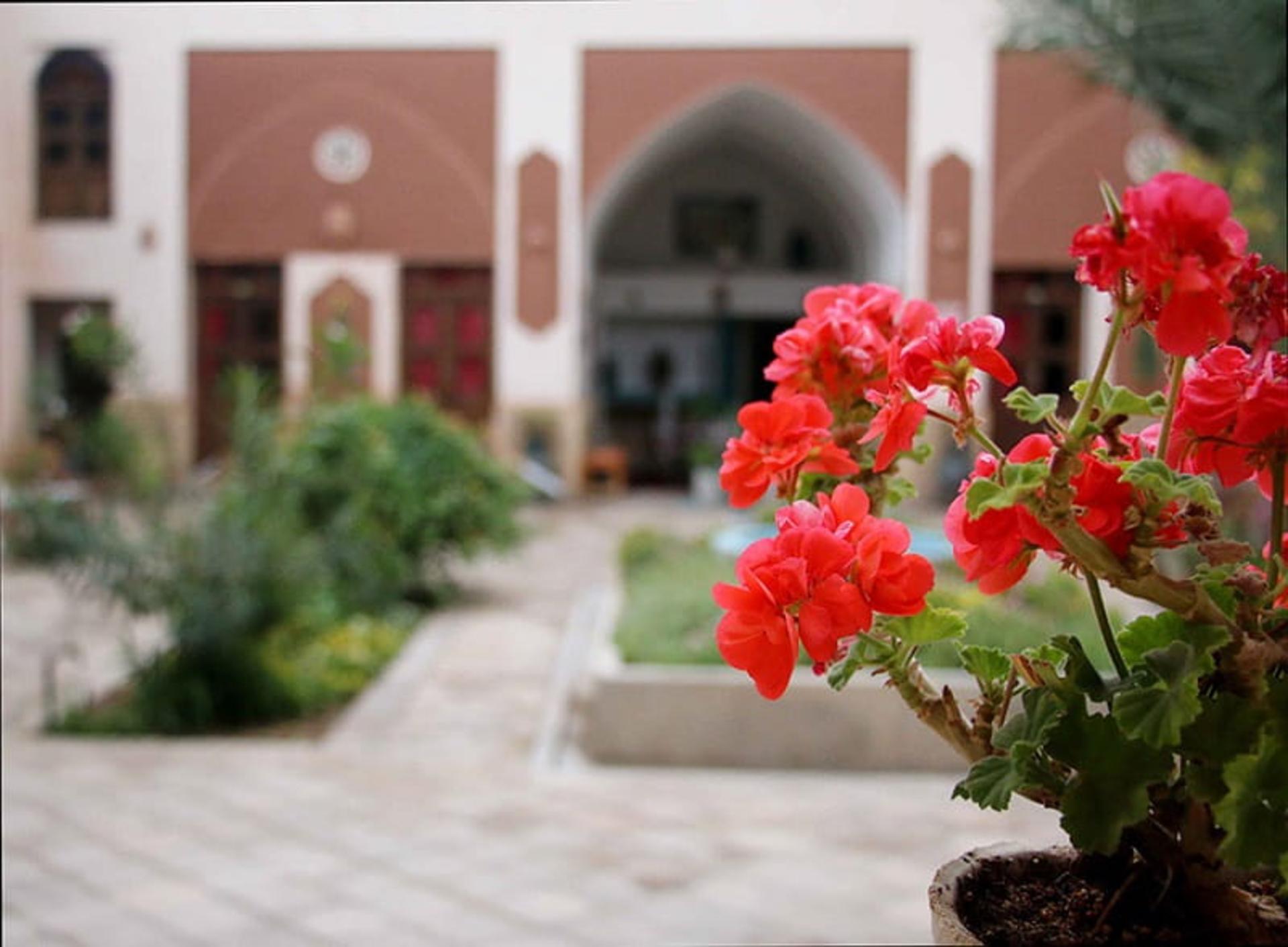 هتل سنتی نگین