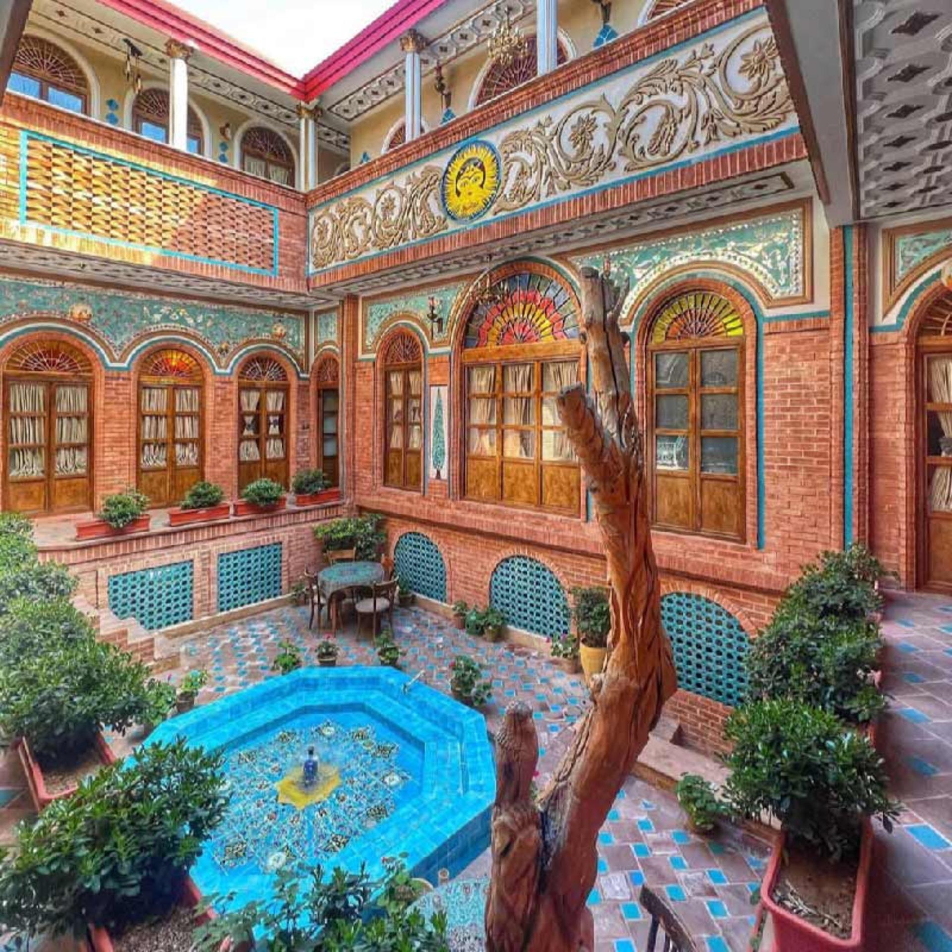 اقامتگاه سنتی پهلوان رزاز