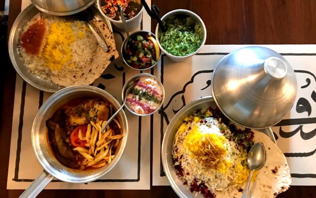یک پرس غذا در رستوران روحی