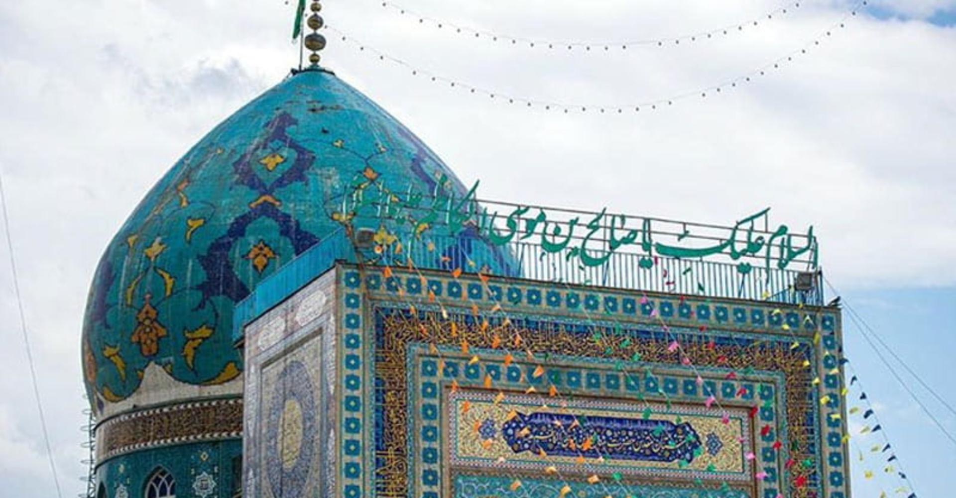 گنبد و بارگاه امامزاده صالح تجریش از نمای نزدیک