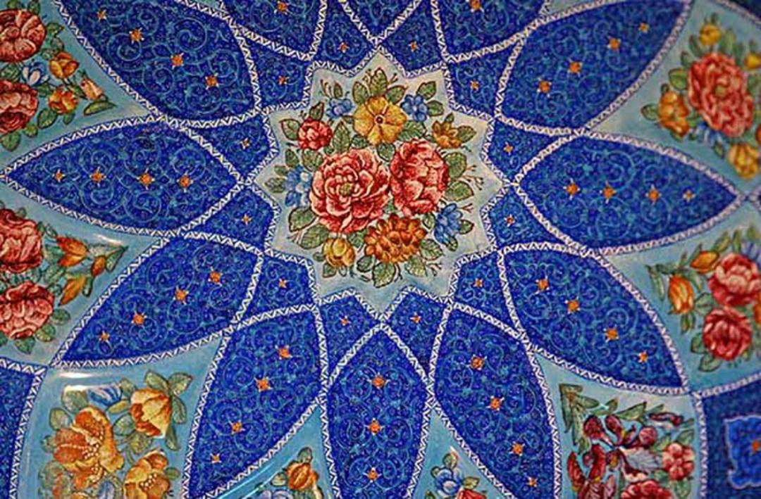 نقش گل‌ها در میناکاری 