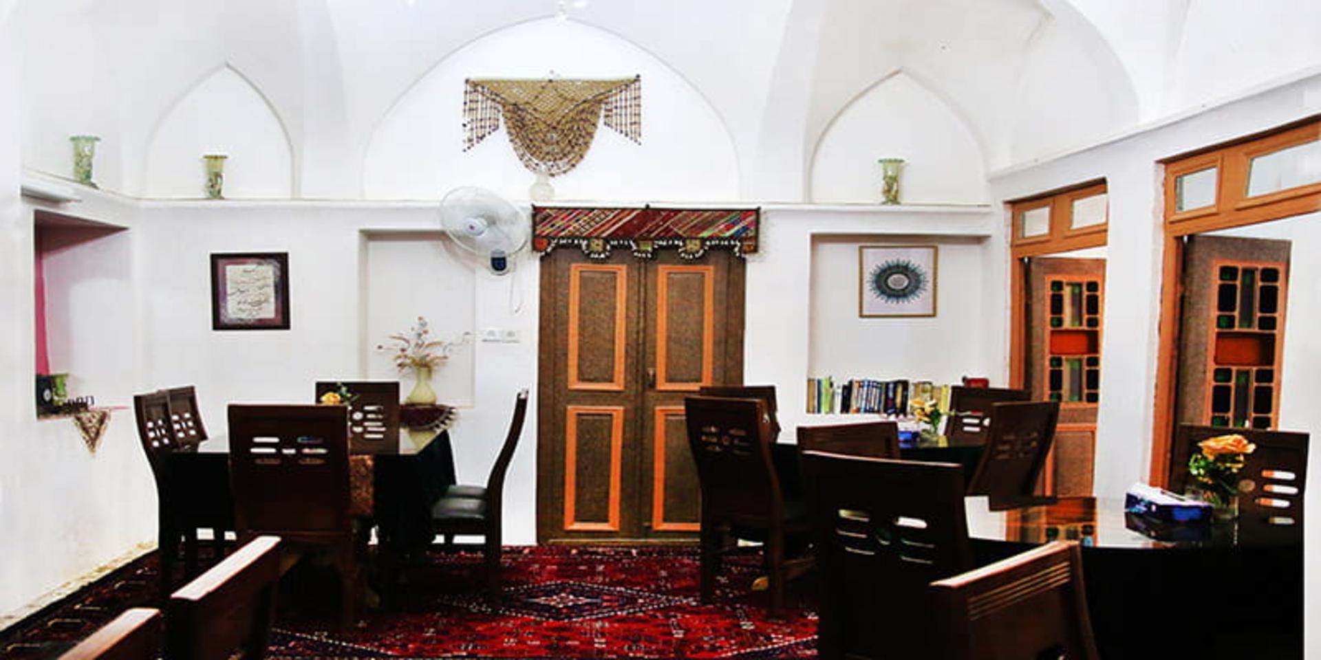 طاحی داخلی اقامتگاه خانه تاریخی نگین