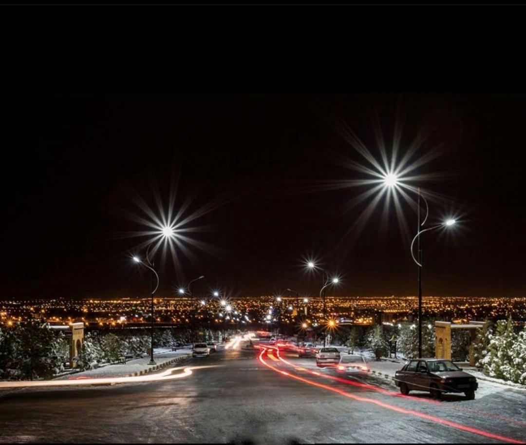 پارک بام شهر کاشان در شب