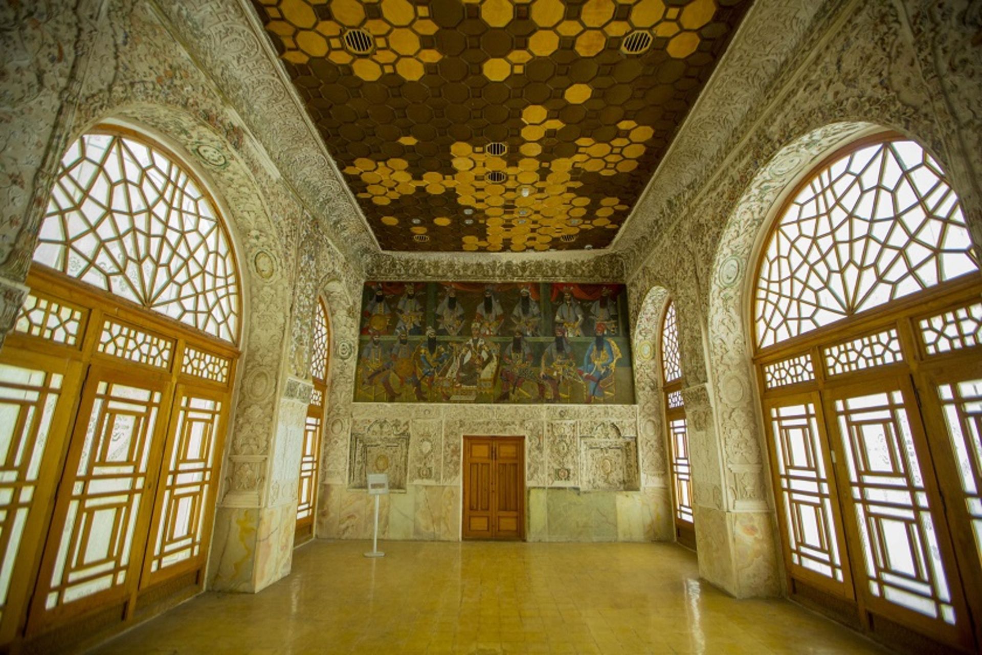 داخل کاخ سلیمانیه کرج