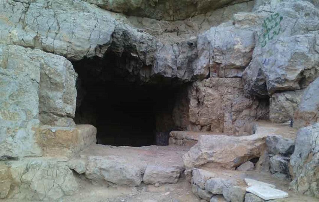 غارهای کوه صفه اصفهان
