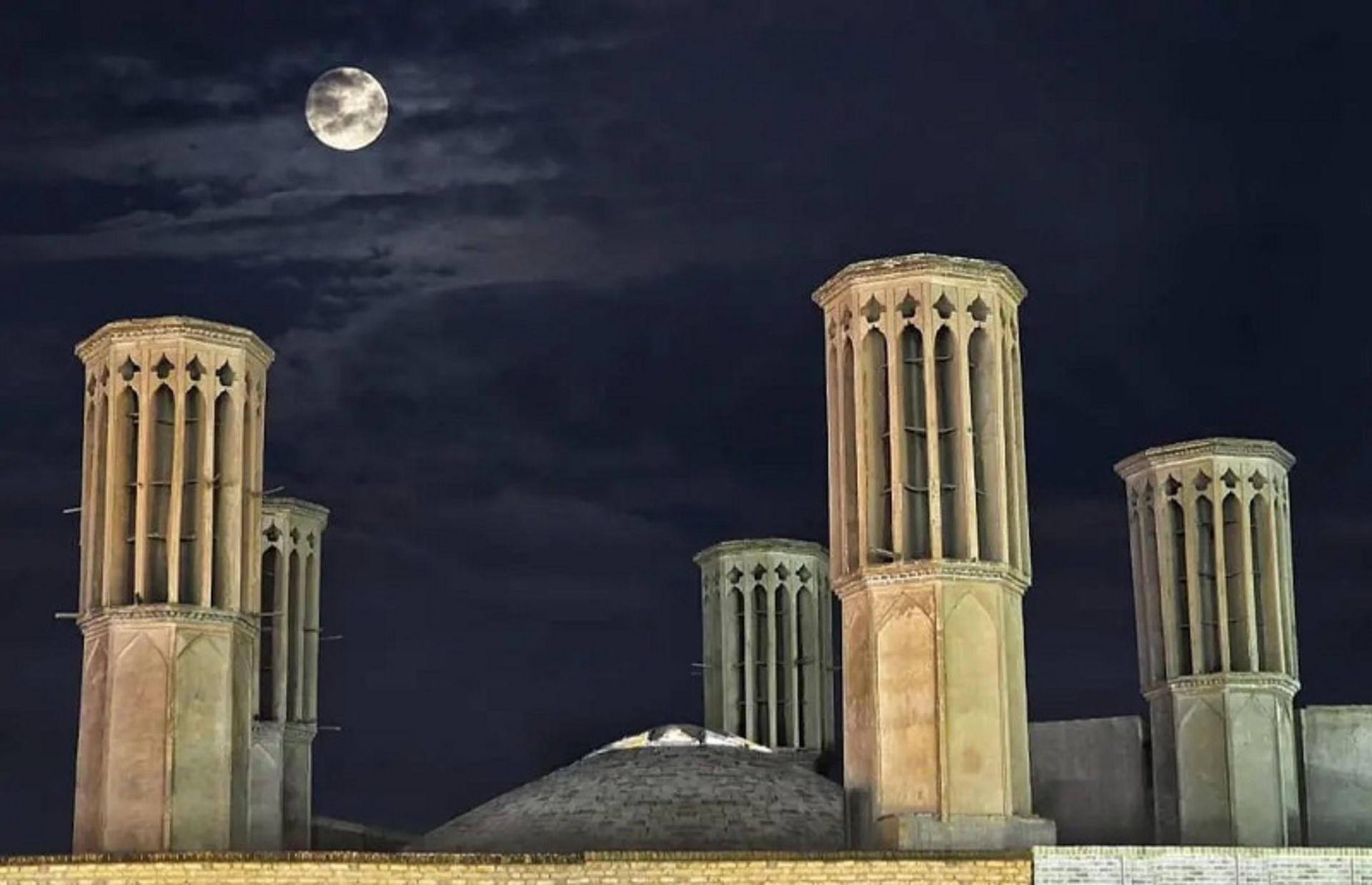 آب انبار پنج بادگیری امیر چخماق