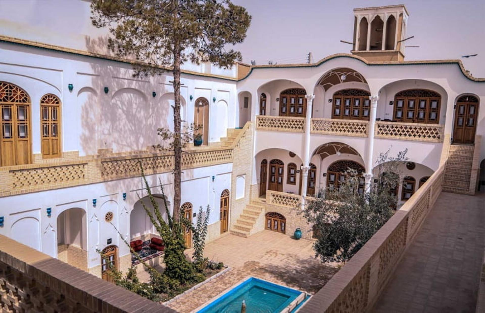 اقامتگاه سنتی اطلسی