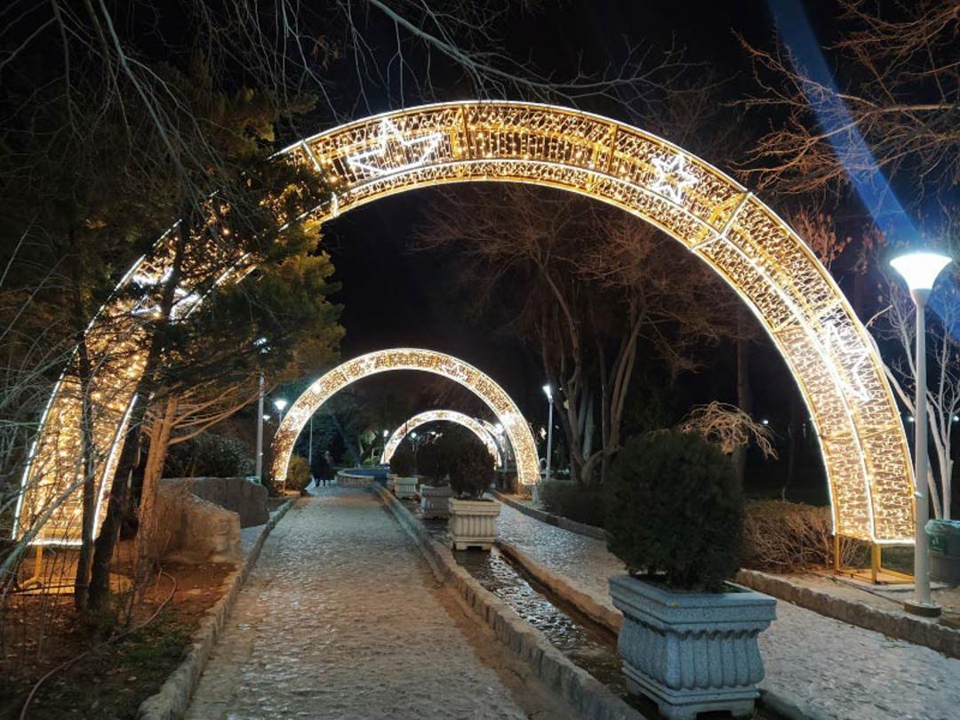 پارک کوهستانی صفه اصفهان در شب