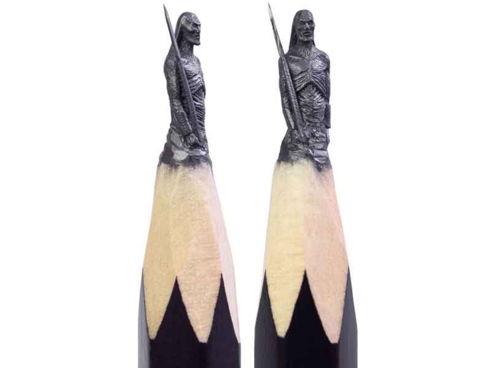 مجسمه انسان روی نوک مداد