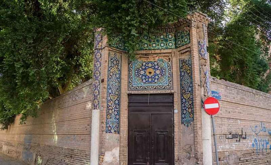 سردر هتل قو اهواز