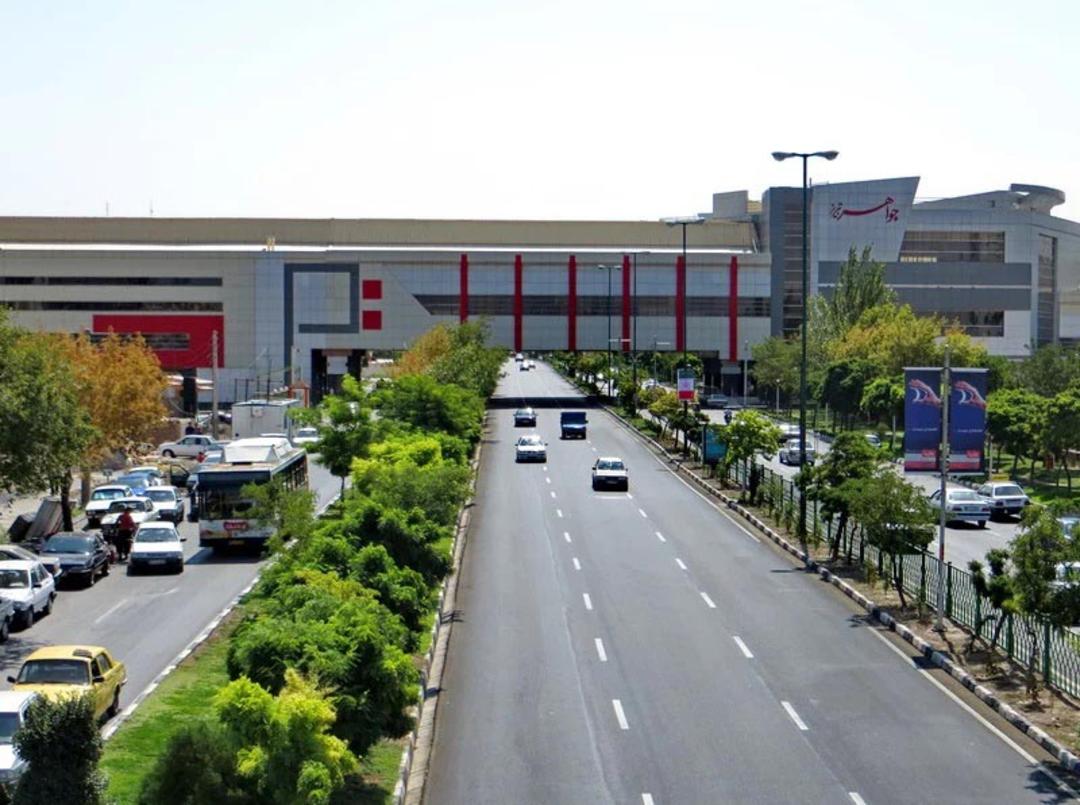 مرکز خرید جواهر تبریز؛ منبع عکس: seeiran.ir، عکاس: ناشناس