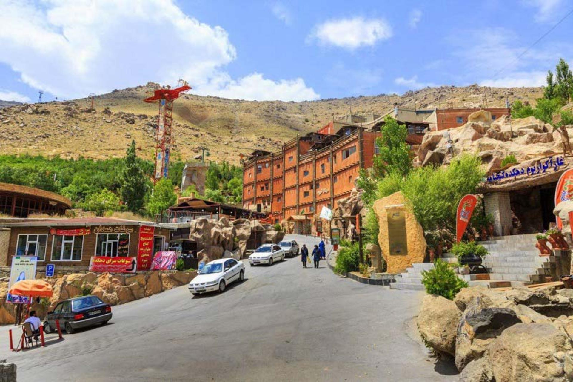 دهکده گنج‌ نامه همدان؛ منبع عکس: گوگل مپ؛ عکاس: GanjnamehTourist Resort Complex