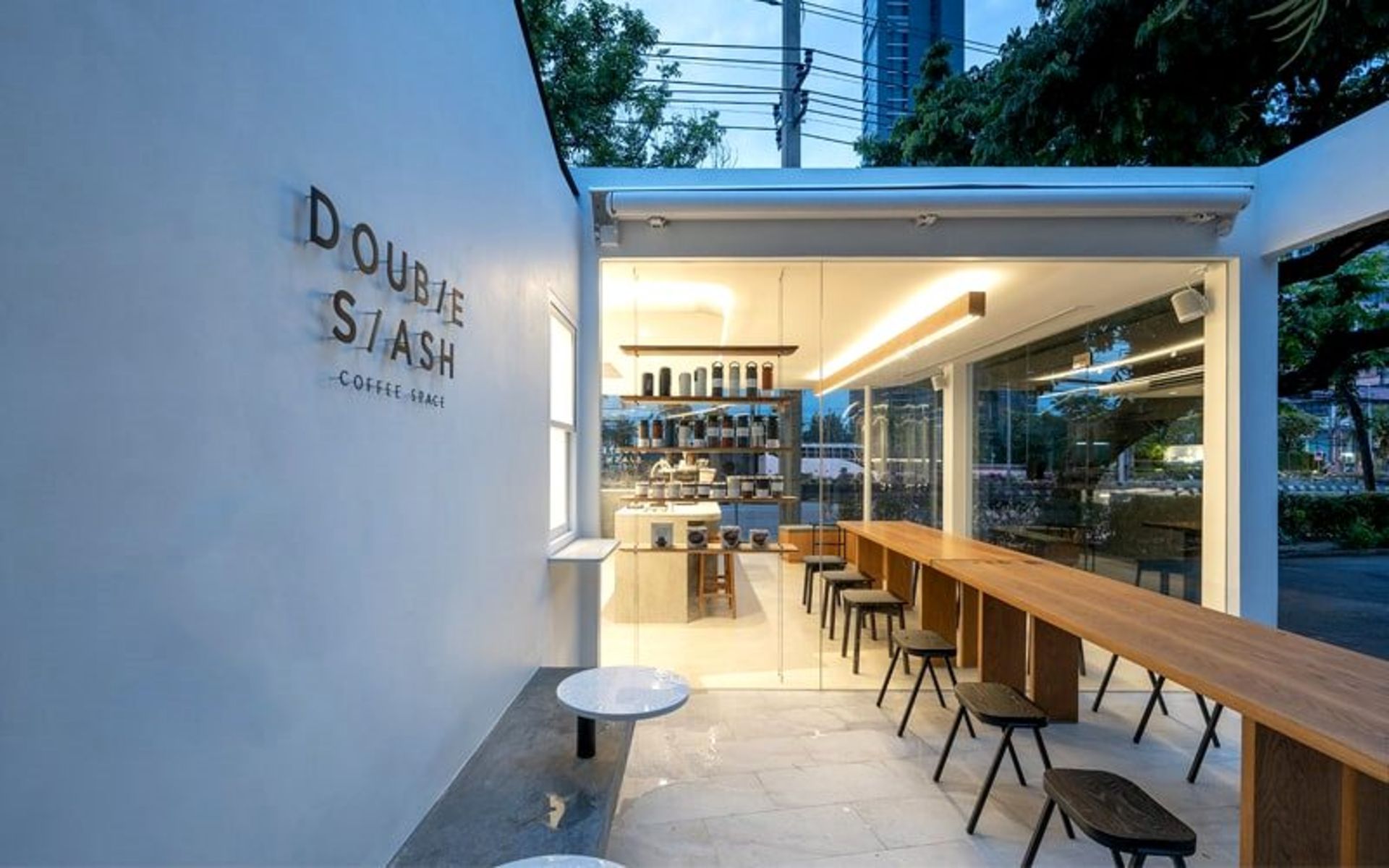 فضای داخلی کافی شاپ بانکوک