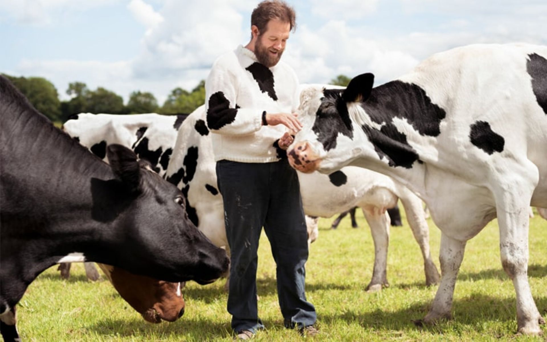 لباس مردی به رنگ پوست گاو